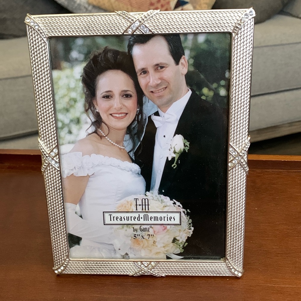Sliver Metal 5”x 7”Photo Frame detail with glass stones